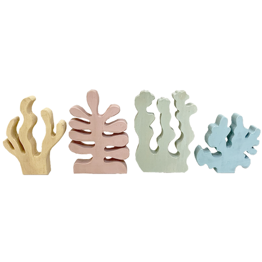 Set van 4 decoratieve Pastel Wood Grasses in zachte kleuren, ideaal als houten speelgoed of interieurdecoratie voor kinderkamers.