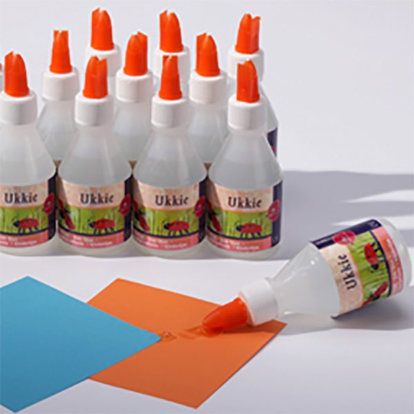 "Ukkie Lijm voor Creatieve Kindjes!"