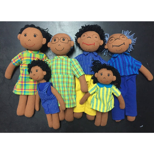 Set van zes African Family Ragdolls in kleurrijke kleding, ideaal voor educatief speelgoed en poppenhuisaccessoires.