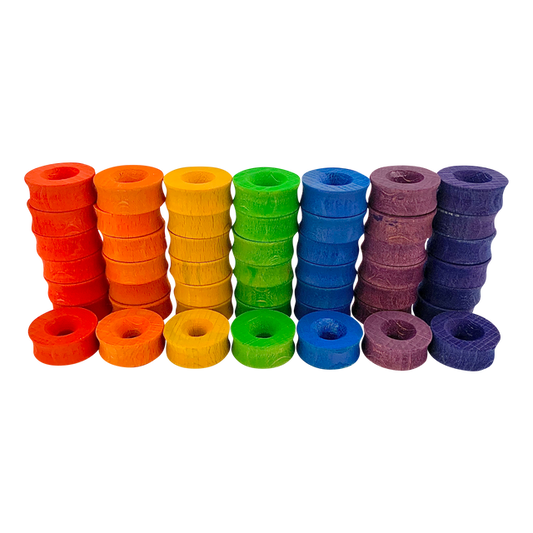 Mini Rainbow Ring 2.5cm/49pc in regenboogkleuren, gestapeld per kleur voor educatief speelgoedgebruik. Ideaal voor sorteer- en telactiviteiten.