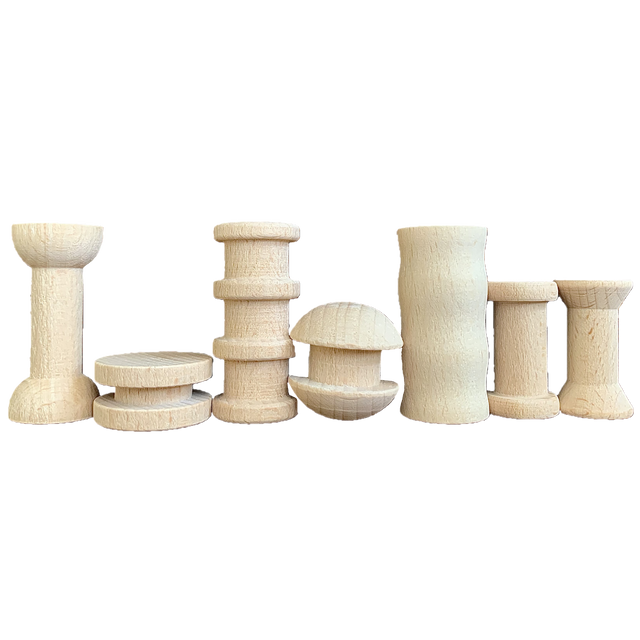 Mini Natural Spool Set/49pc met houten klosjes in diverse vormen en maten, ideaal voor sensorisch spel en educatief speelgoed.