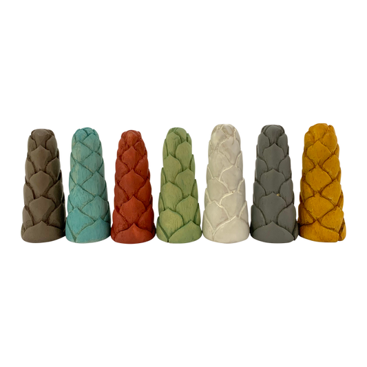 Mini Earth Flower Buds S/7pc in natuurlijke aardetinten, decoratieve bloemknoppen voor interieurdecoratie of handgemaakte projecten.