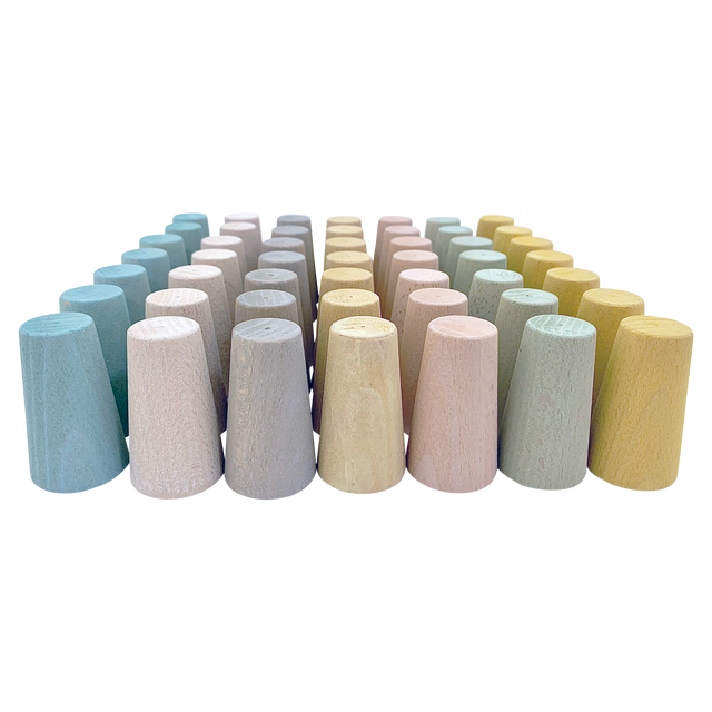 Set van 49 Mini Pastel Cones in zachte kleuren, ideaal voor open-ended spel en sensorische ontwikkeling in de categorie houten speelgoed.