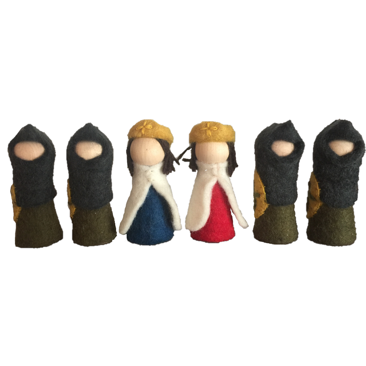 Handgemaakte vilten poppen King-Queen-4 Knights set met middeleeuwse koning, koningin en vier ridders, perfect voor fantasierijk spel of decoratie.