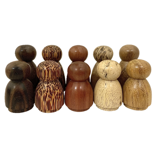 Mini WW Forest Folk/10pc houten poppetjes in natuurlijke houttinten, ideaal voor open-ended spel en Waldorf speelgoedcategorie.