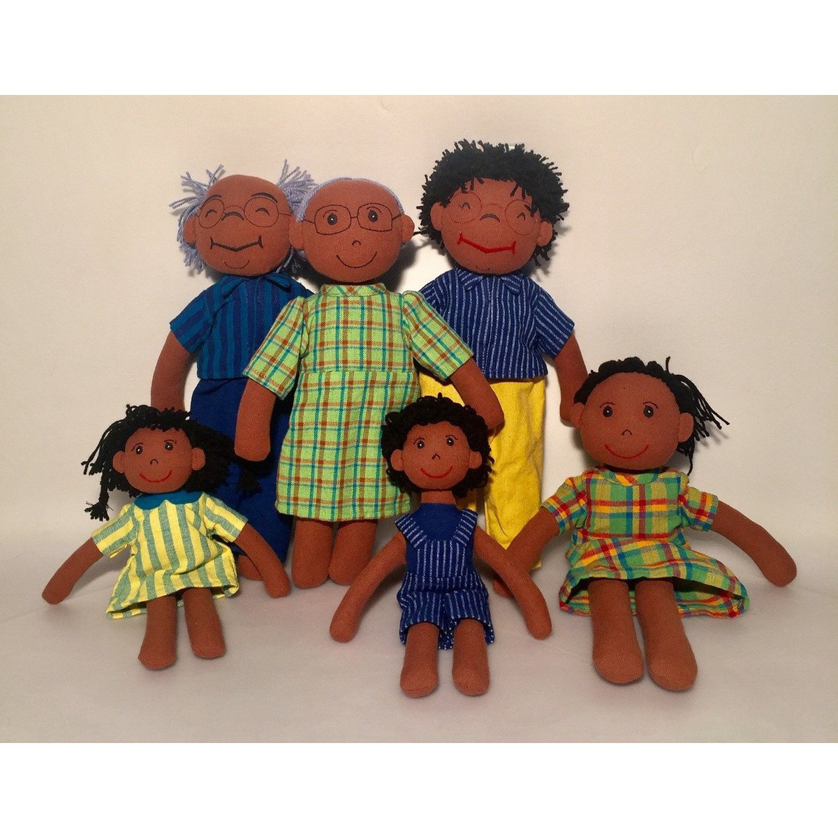African Family Ragdolls poppenset met drie generaties, perfect voor rollenspel en multicultureel speelgoed in de kinderhoek.