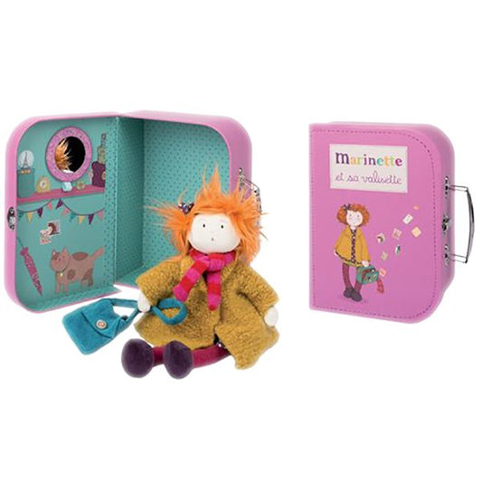 "Marinette Poppedijn in haar eigen koffer!"