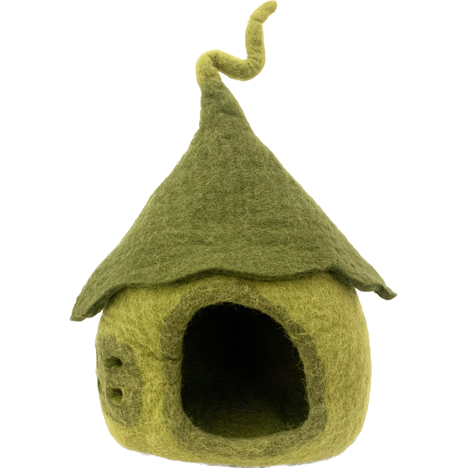 Fairy Moss Cave Set met sprookjesachtig ontwerp, handgemaakt van vilt in mosgroene tinten. Perfect als decoratief elfhuisje of dierenhol.